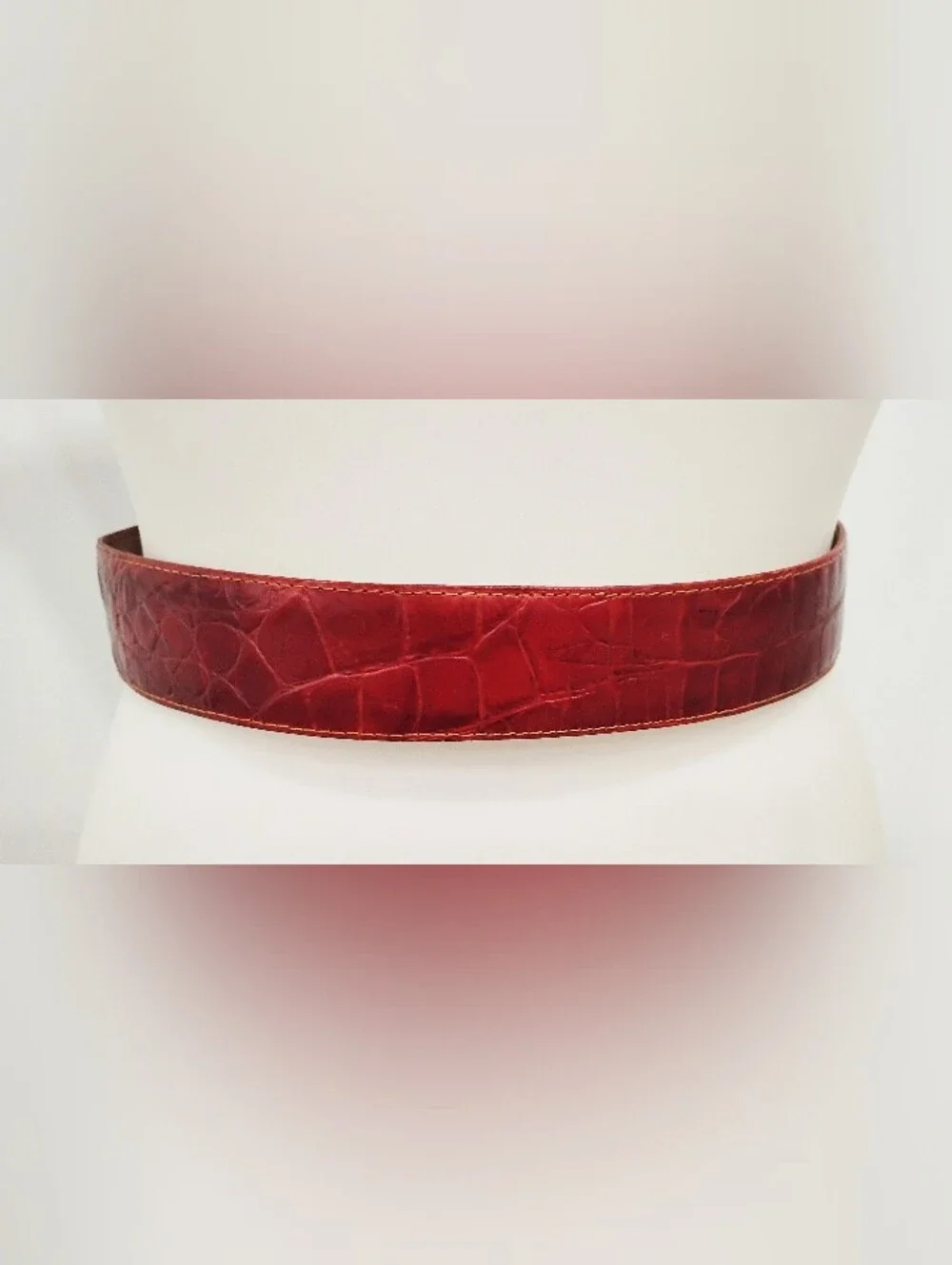 VINTAGE RED ITALIAN ALLIGATOR BELT